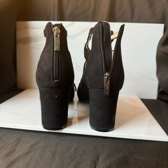 Unisa Scalloped Suede Lace Up Uncalete Pump Block Heels Black Size 9.5 - Picture 5 of 6